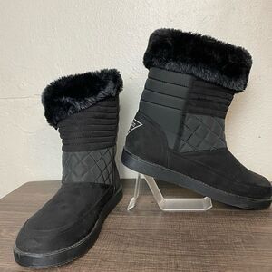 GUESS Womens Black Faux Fur Lined Boots Size 9